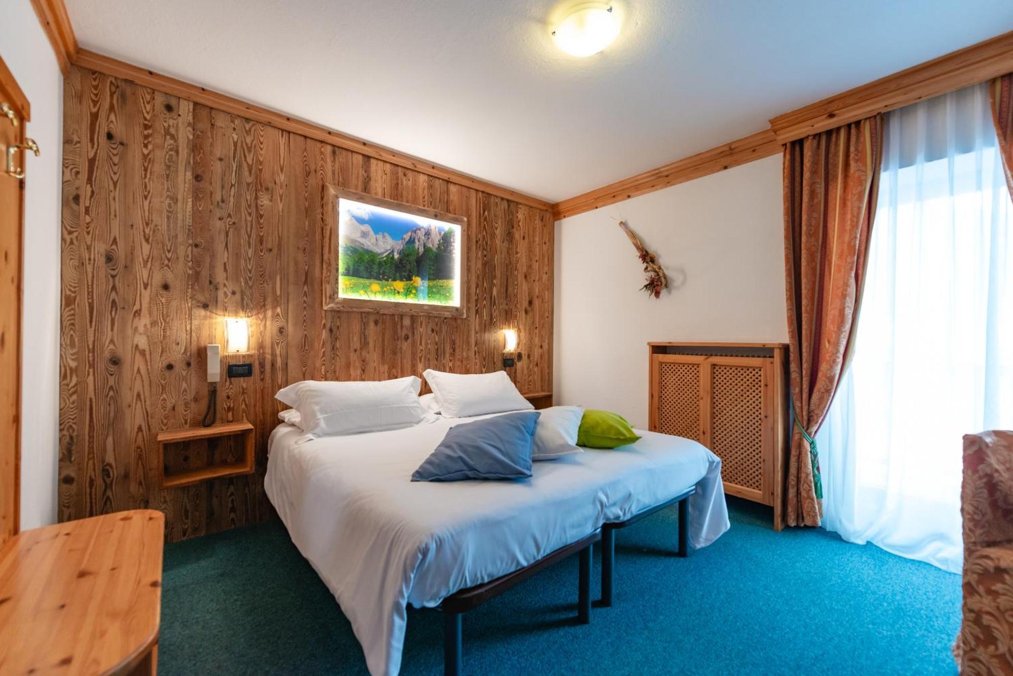 Hotel Ciamol Campitello di Fassa Exteriör bild