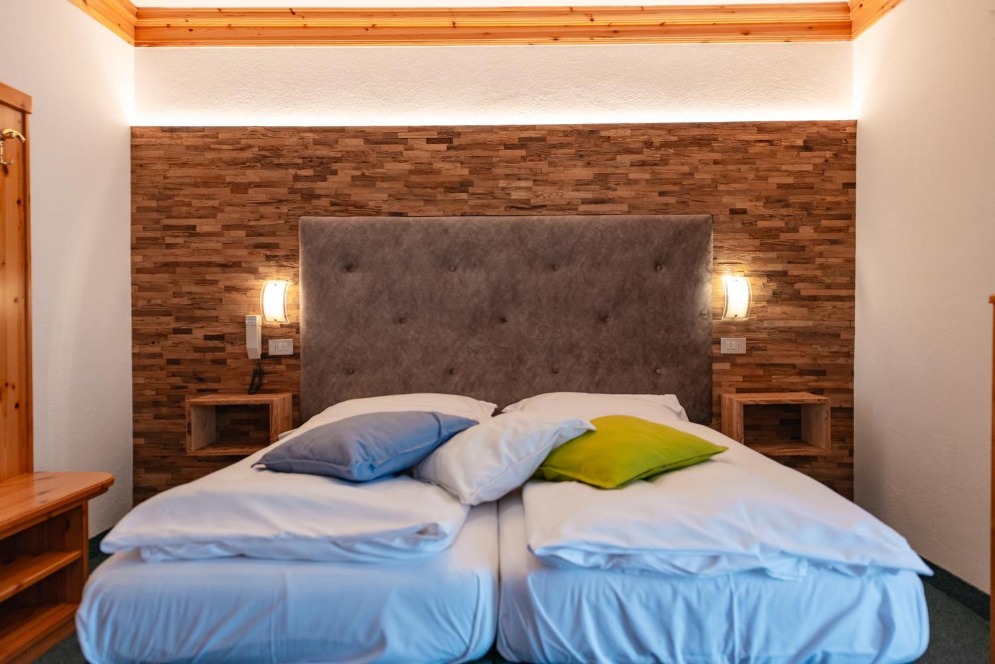 Hotel Ciamol Campitello di Fassa Exteriör bild