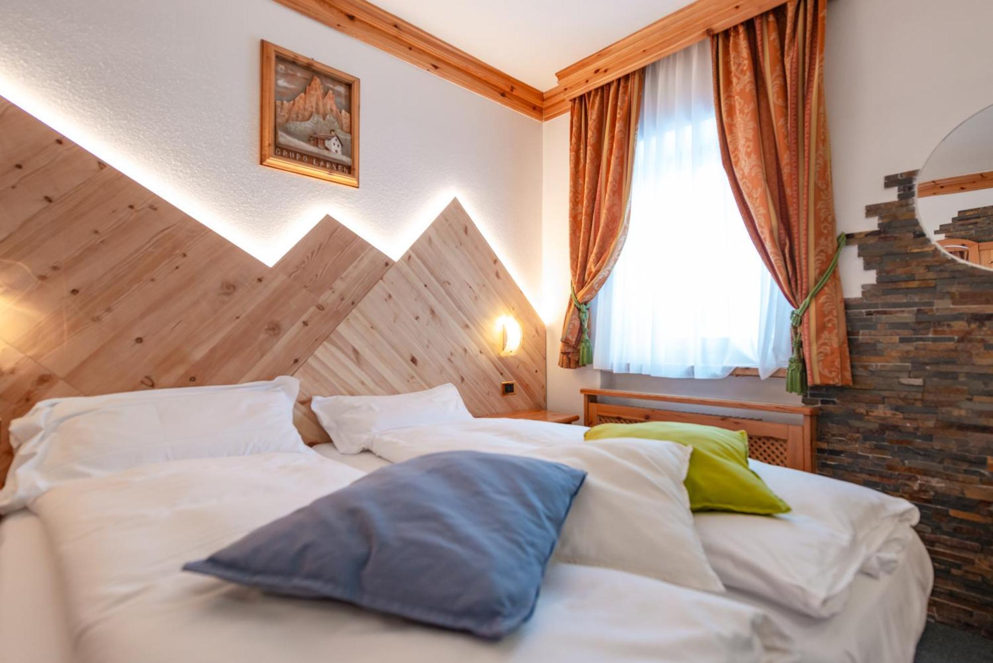 Hotel Ciamol Campitello di Fassa Exteriör bild