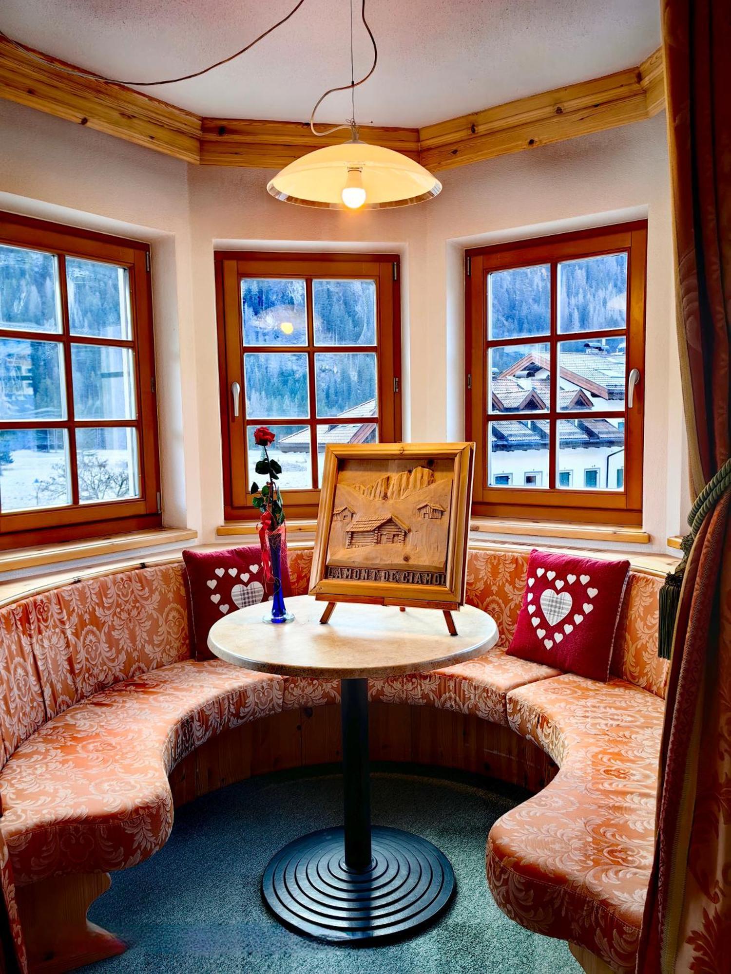 Hotel Ciamol Campitello di Fassa Exteriör bild